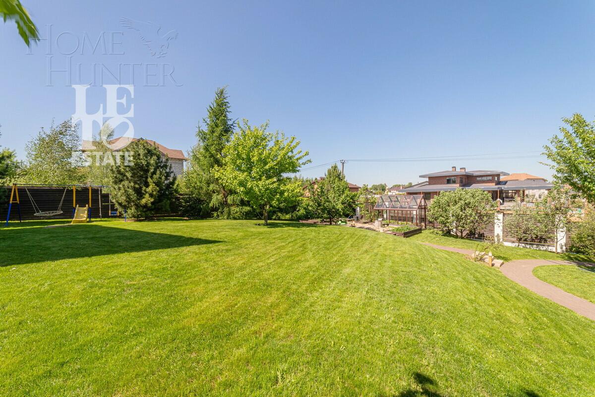 2-этажный коттедж 702.5 м² с отделкой