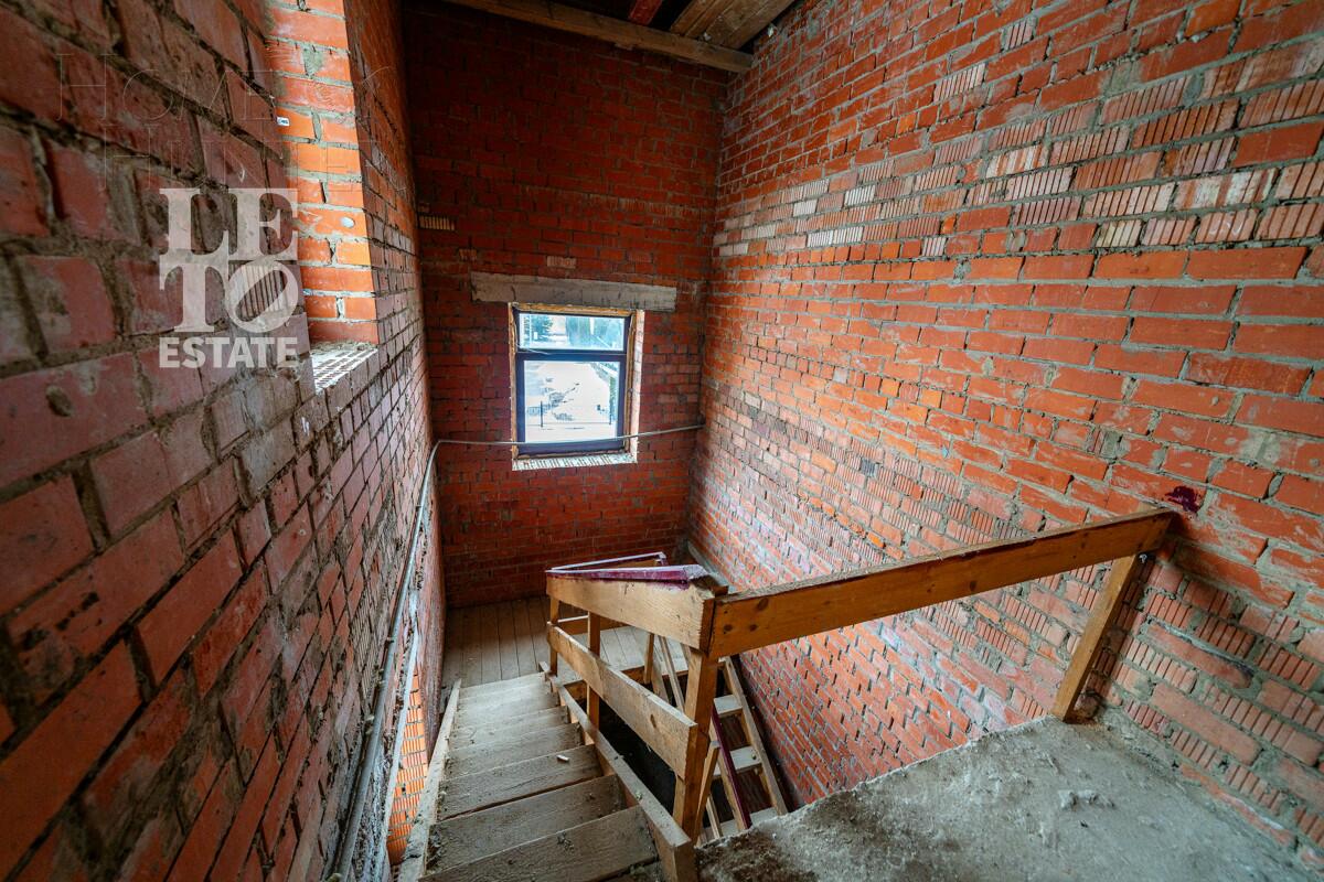 2-этажный коттедж 820 м² без отделки