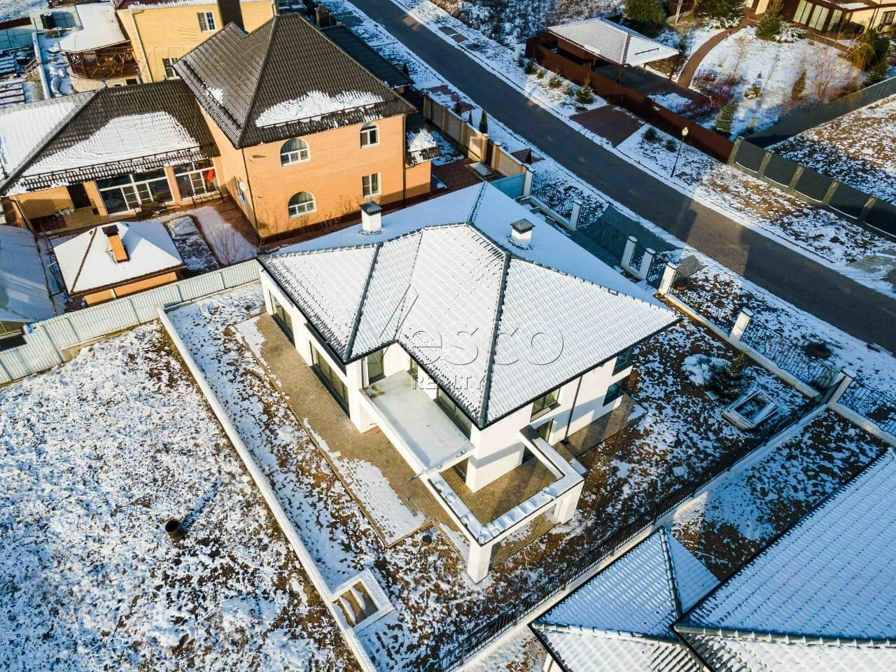 2-этажный коттедж 303 м² без отделки