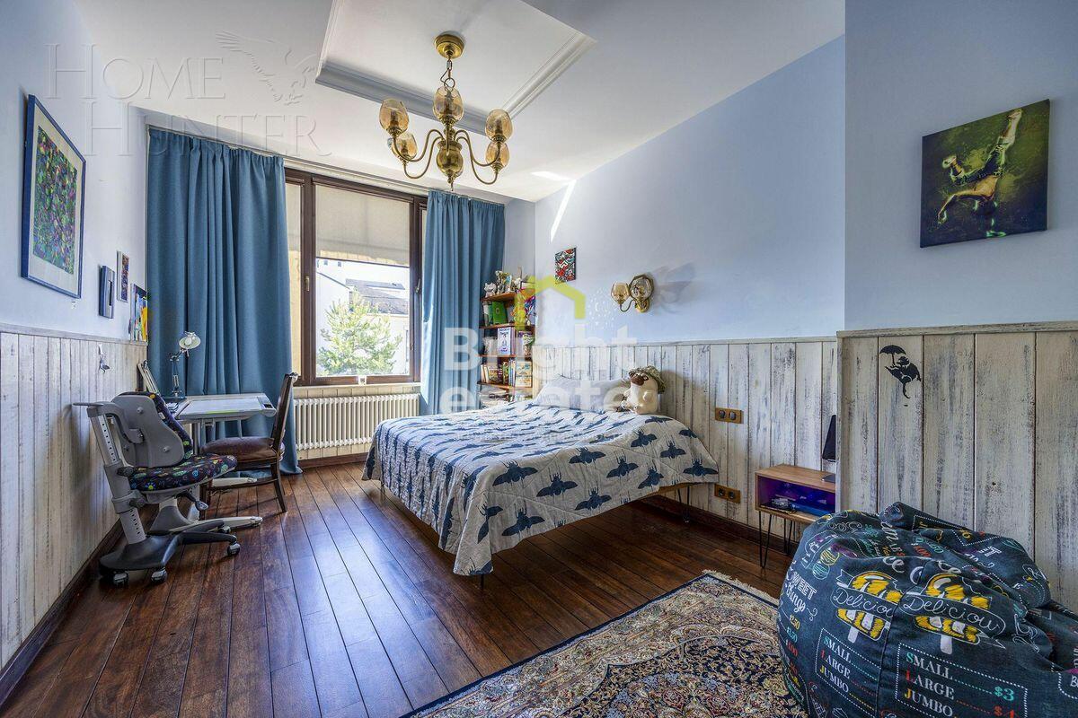 3-этажный таунхаус 270 м² с отделкой