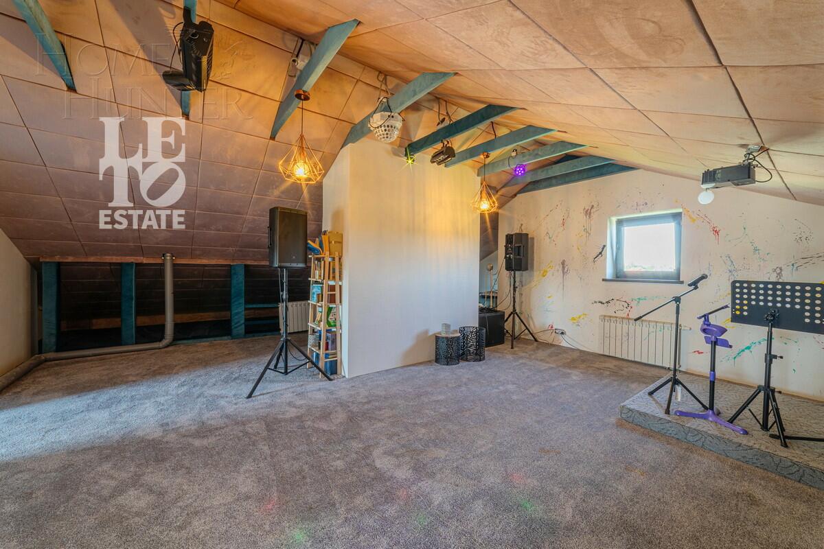 2-этажный коттедж 702.5 м² с отделкой