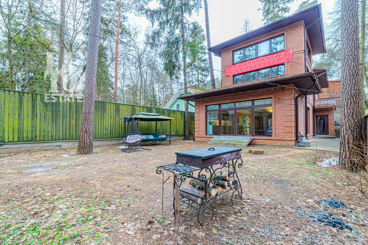 3-этажный коттедж 157.9 м² с отделкой