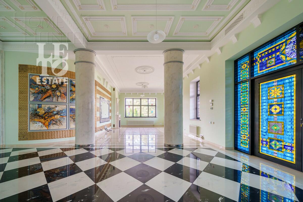 2-этажный коттедж 745 м² с отделкой