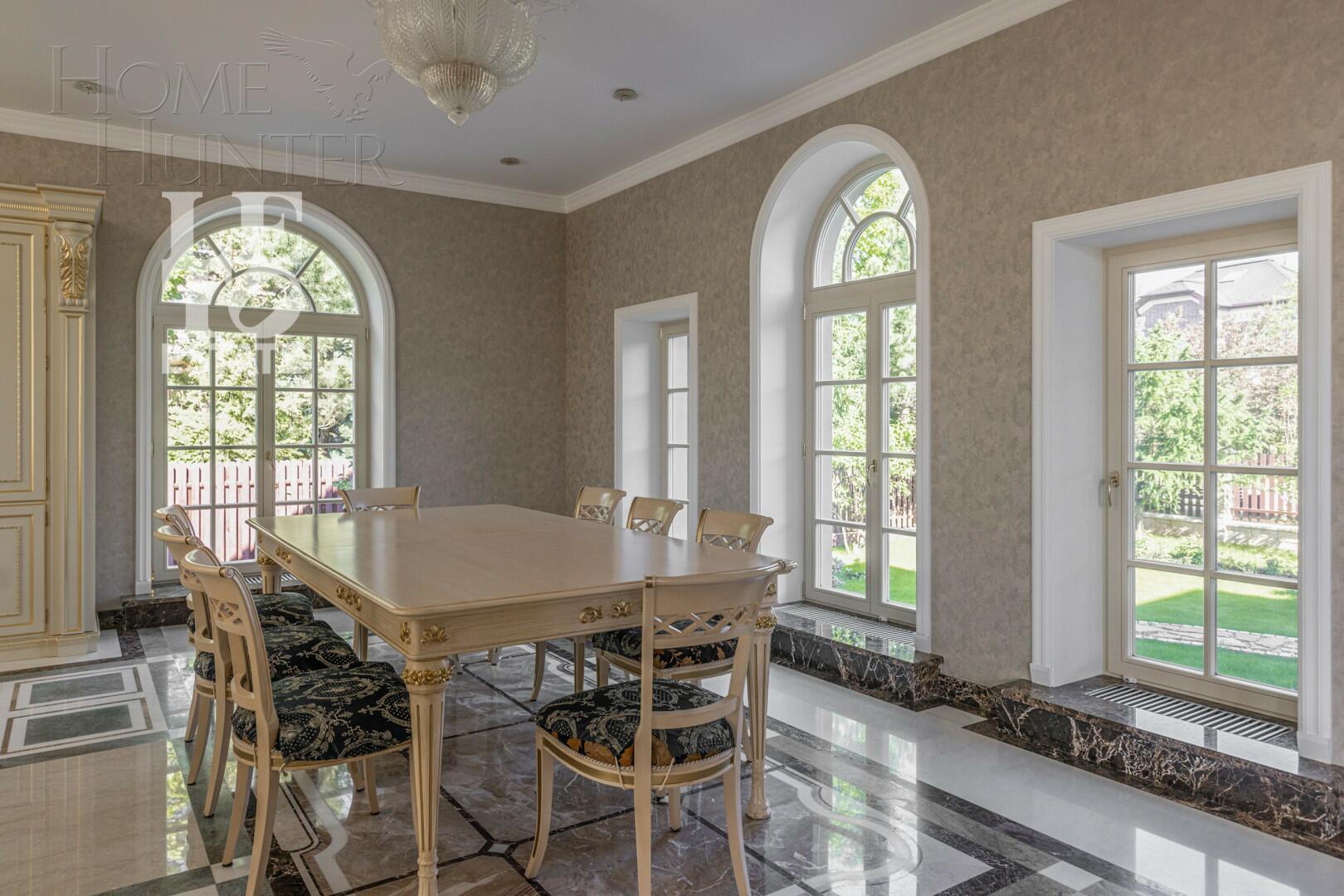 2-этажный коттедж 1 700 м² с отделкой