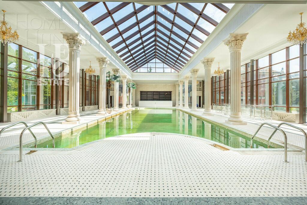 2-этажный коттедж 3 817 м² с отделкой