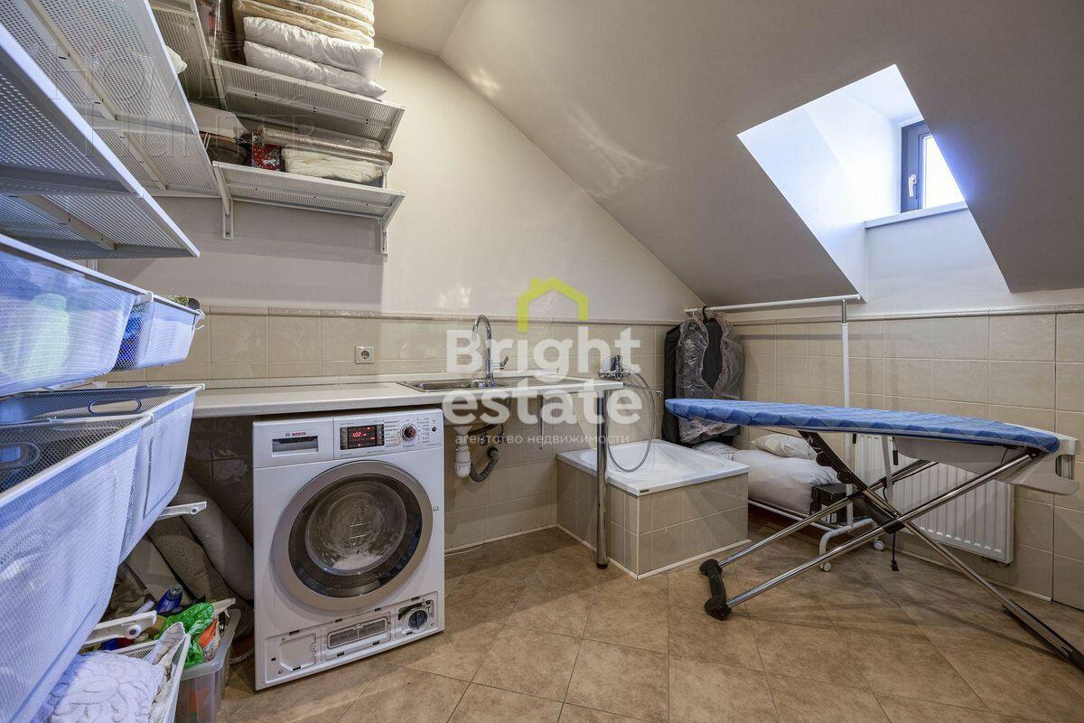 3-этажный таунхаус 270 м² с отделкой