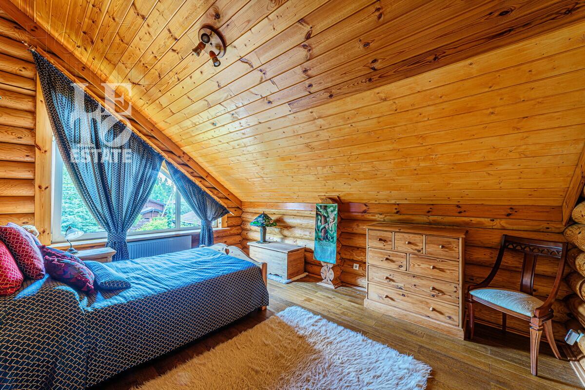 2-этажный коттедж 250.6 м² с отделкой