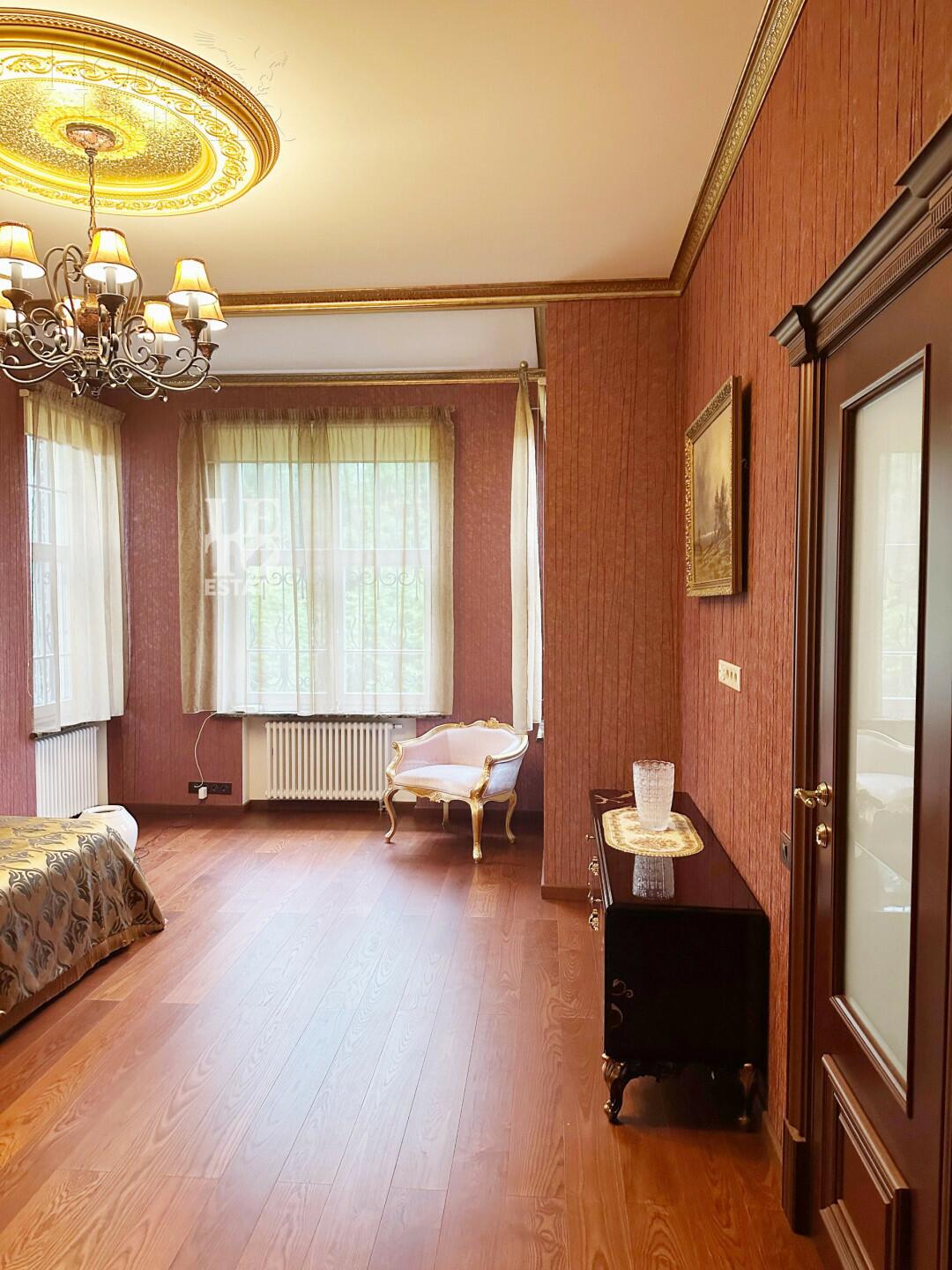 3-этажный таунхаус 293 м² с отделкой