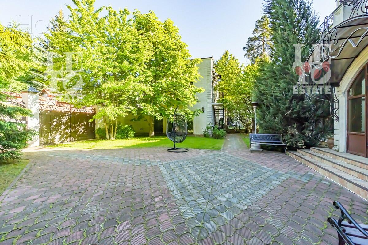 3-этажный коттедж 520 м² с отделкой