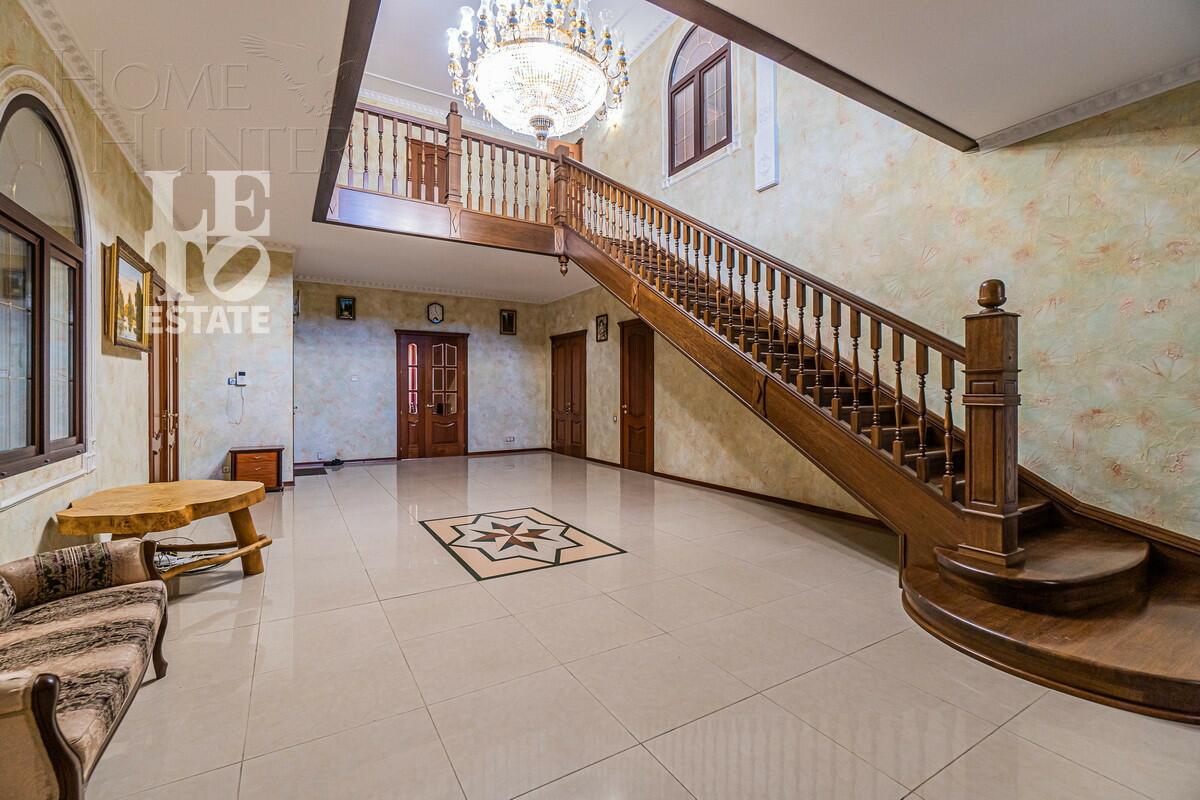 2-этажный коттедж 699.6 м² с отделкой