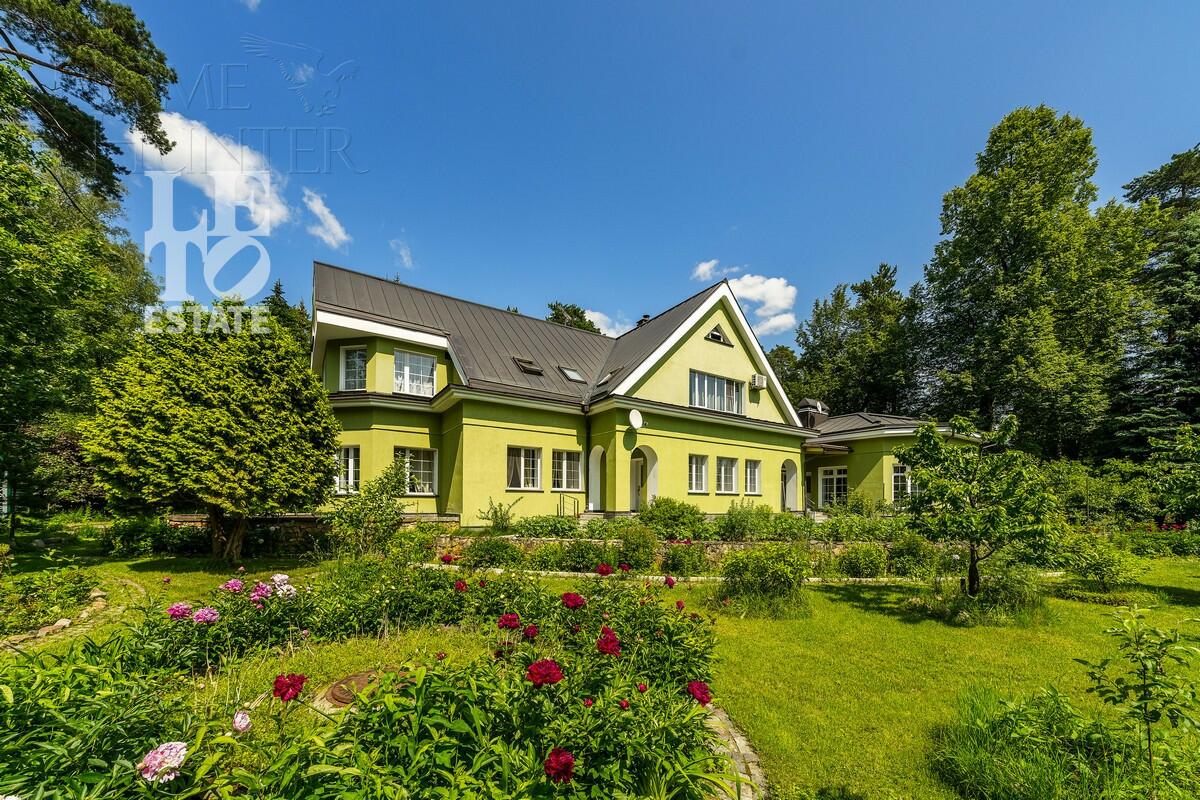 2-этажный коттедж 675.8 м² с отделкой