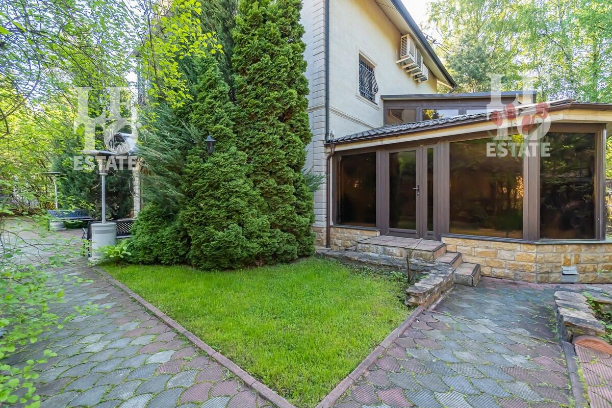 3-этажный коттедж 520 м² с отделкой