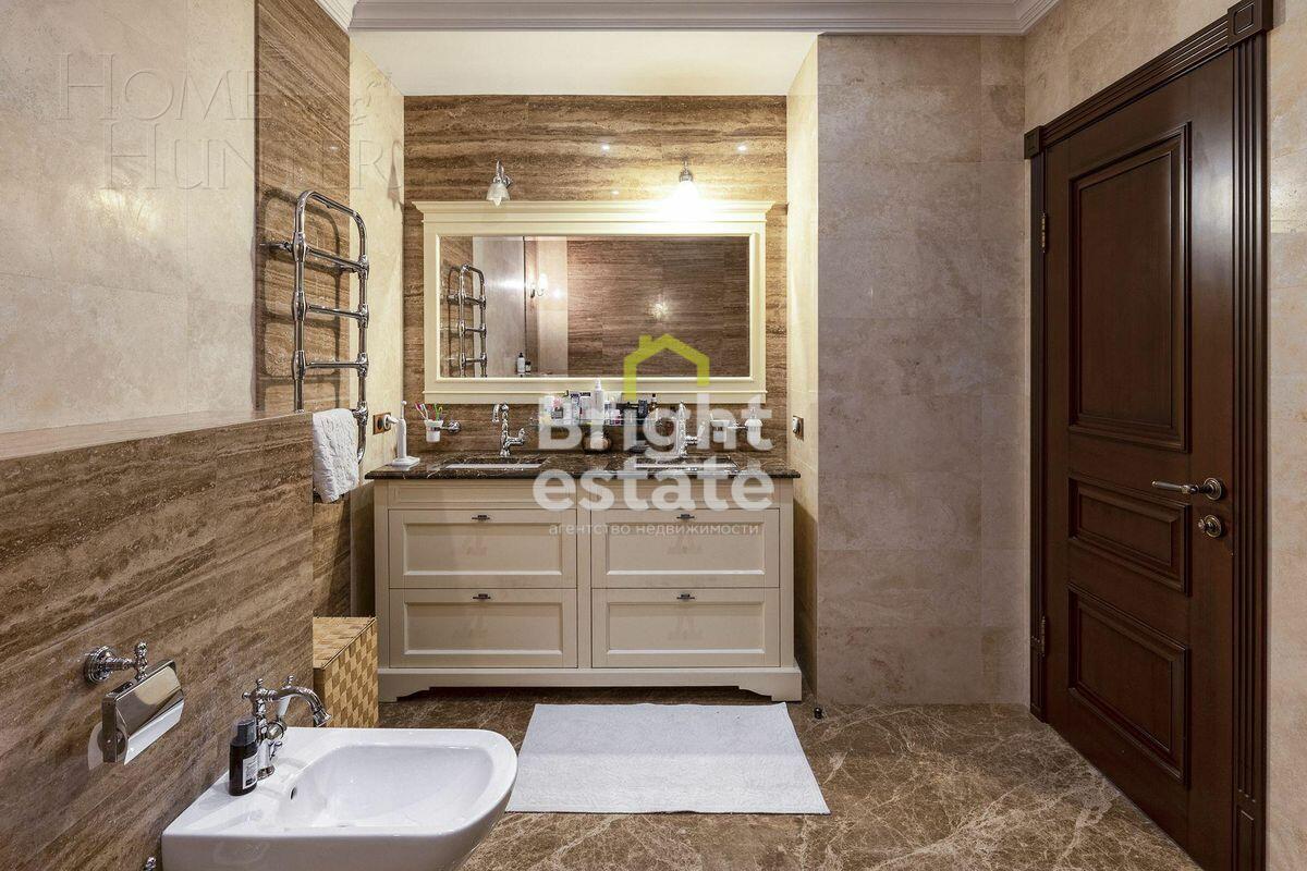 3-этажный таунхаус 270 м² с отделкой