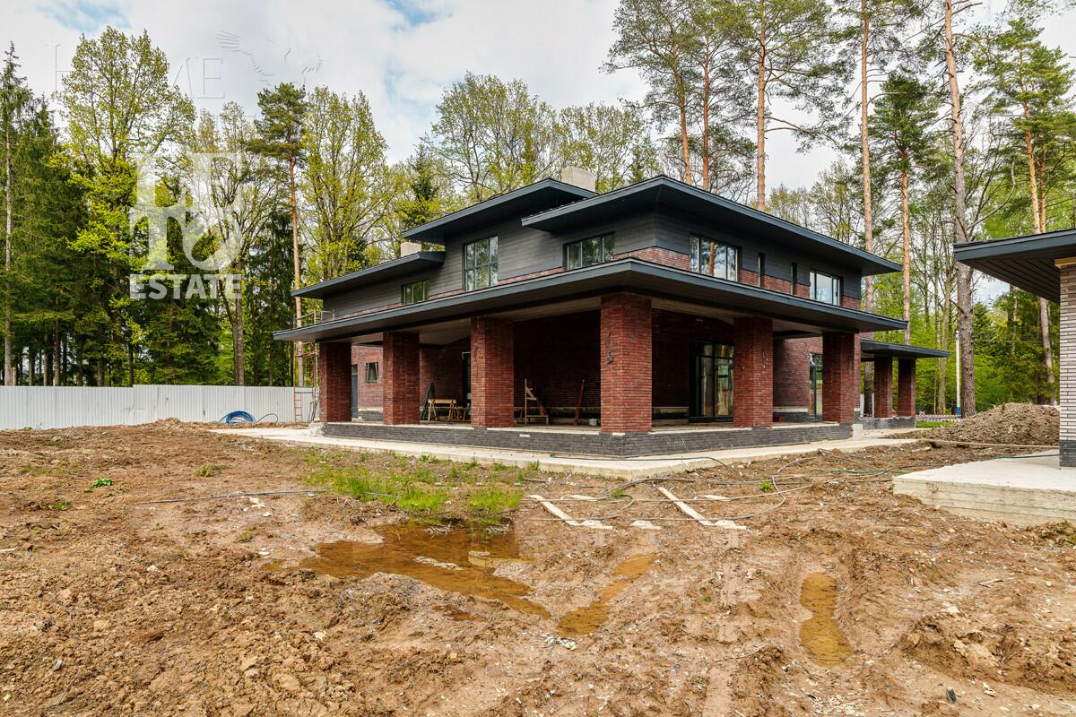 2-этажный коттедж 460 м² без отделки