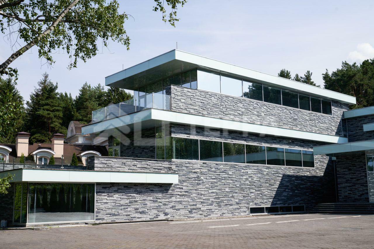 3-этажный коттедж 1 546 м² без отделки