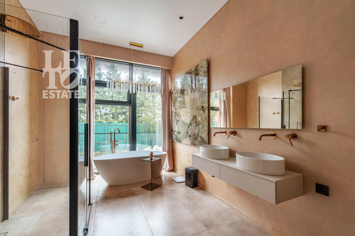 3-этажный таунхаус 238 м² с отделкой