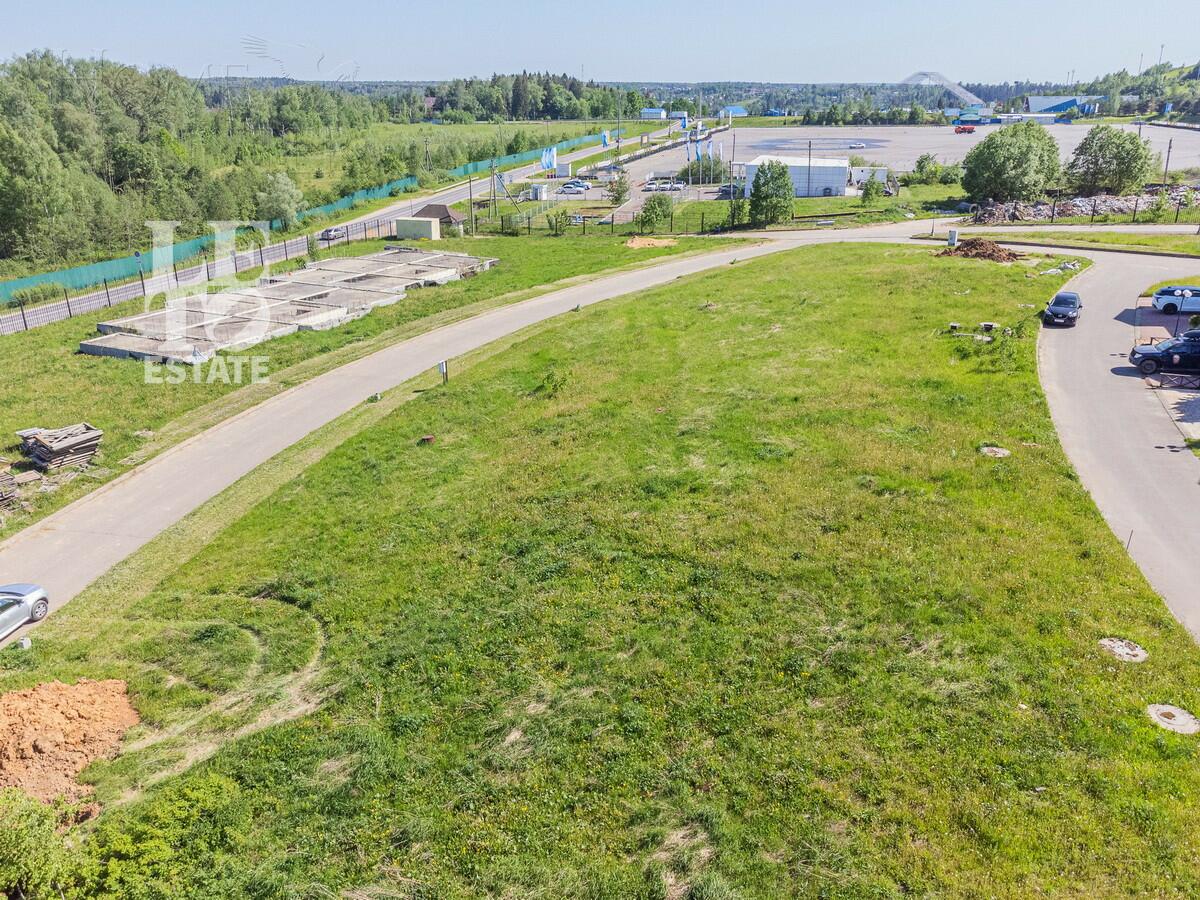 Участок 30.3 сот. в охраняемом поселке