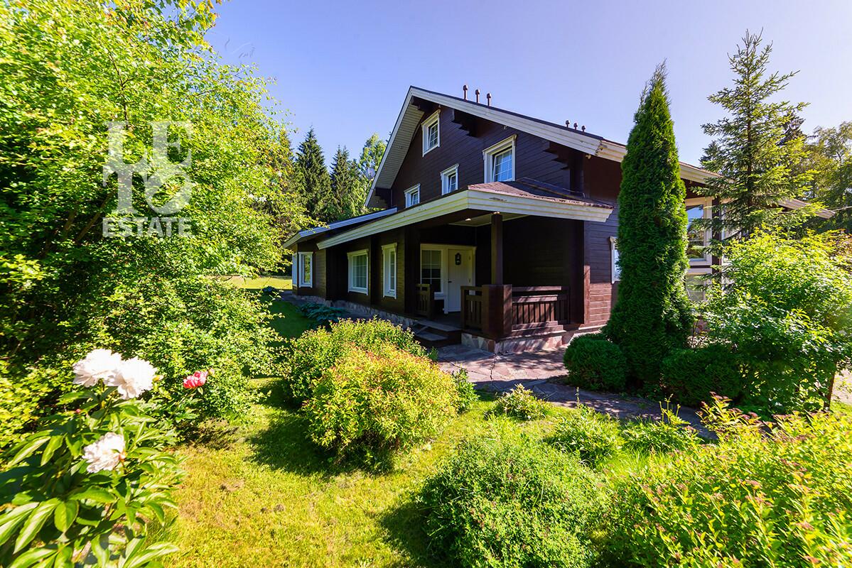 2-этажный коттедж 350 м² с отделкой