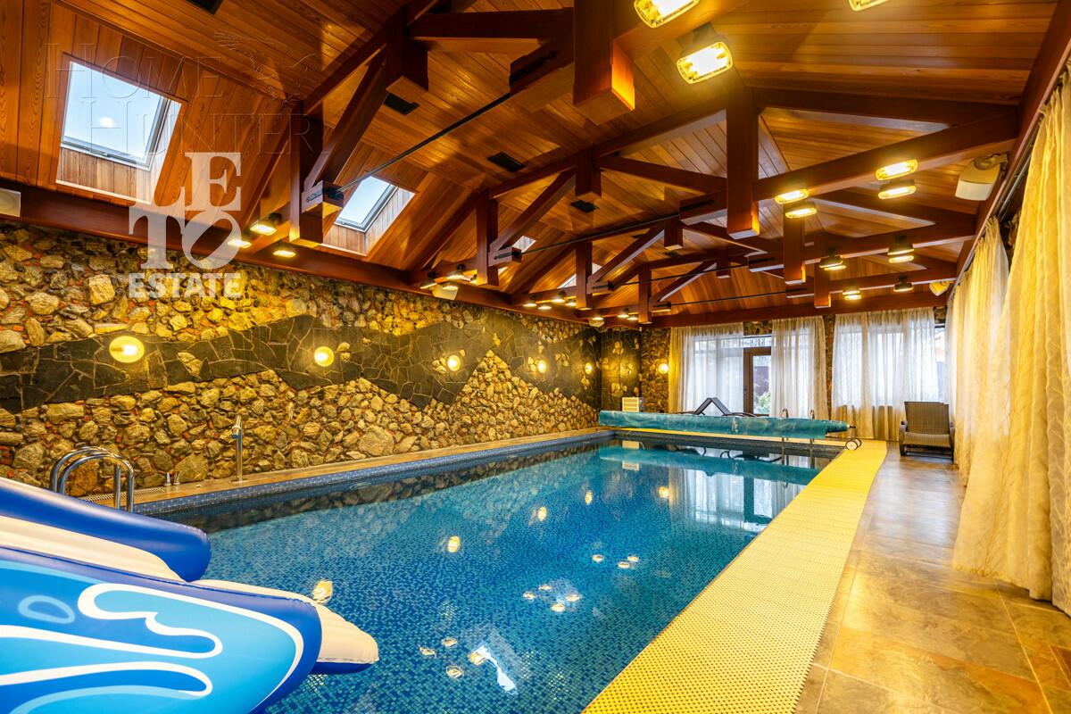 3-этажный коттедж 1 322 м² с отделкой