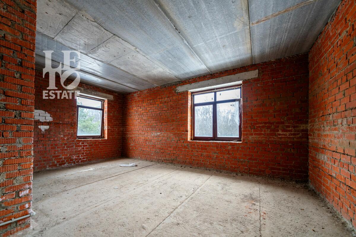 2-этажный коттедж 820 м² без отделки