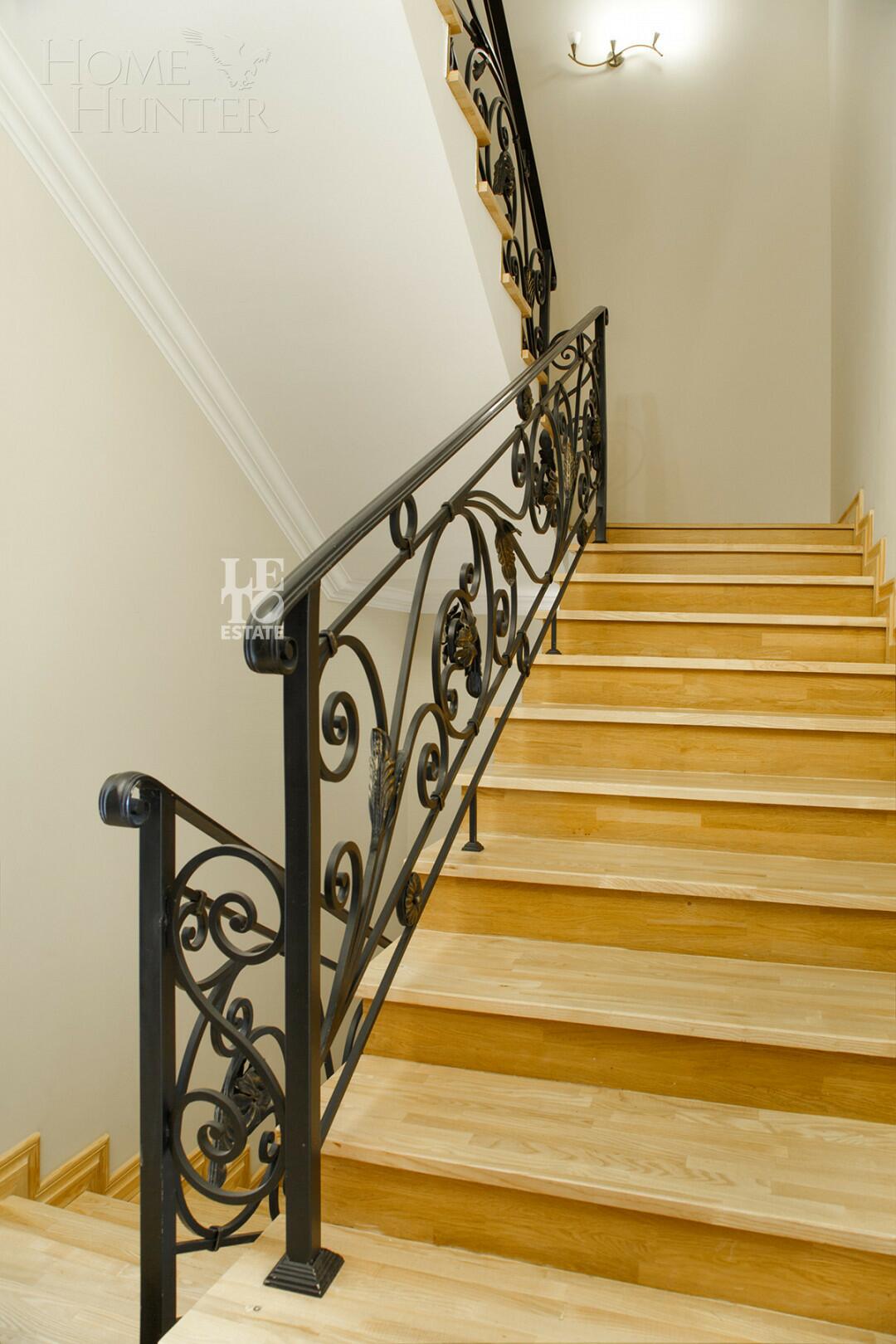 3-этажный таунхаус 264.6 м² с отделкой