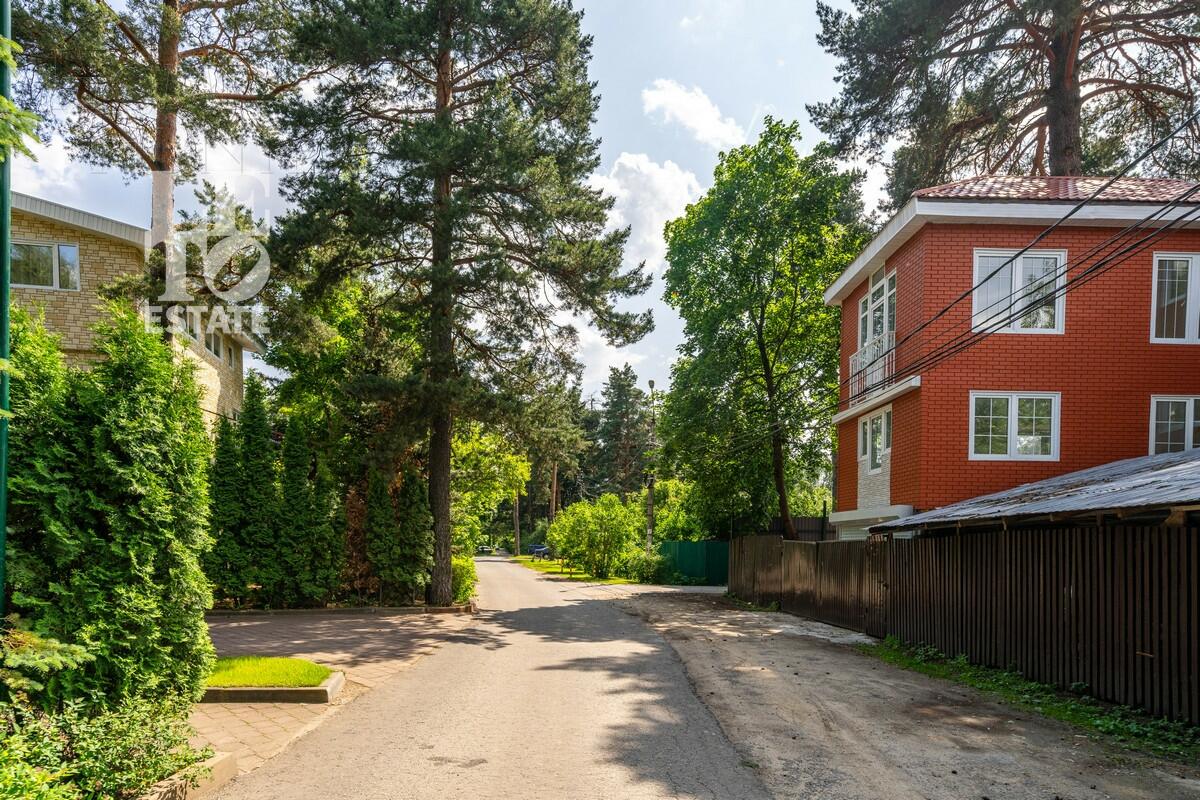 2-этажный коттедж 675.8 м² с отделкой