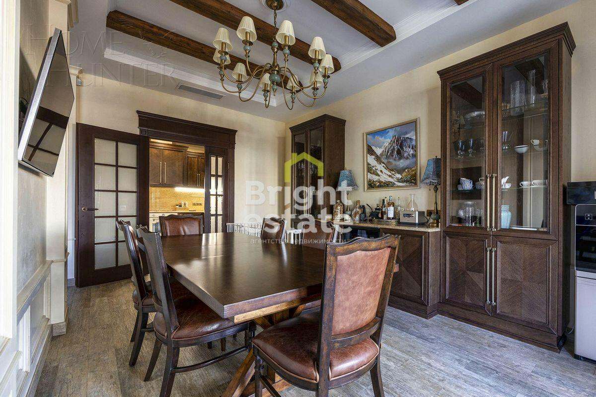 3-этажный таунхаус 270 м² с отделкой