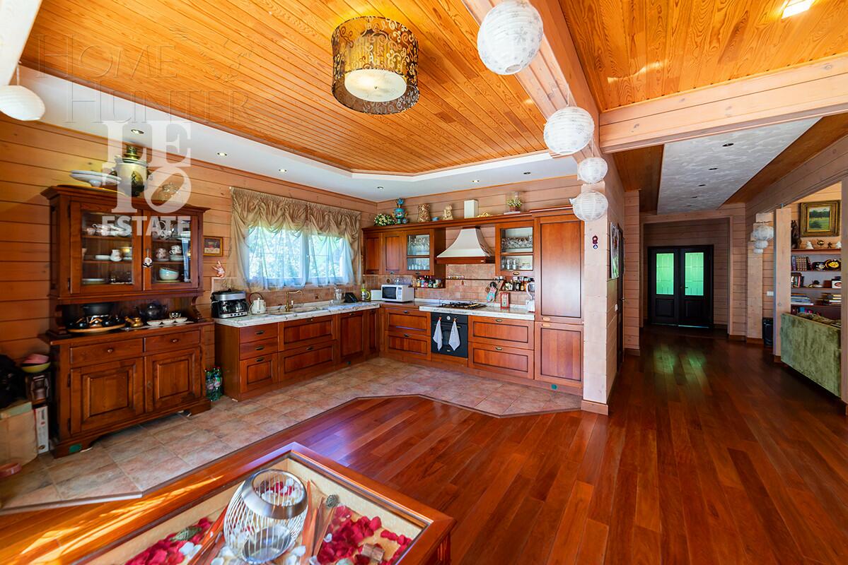 2-этажный коттедж 350 м² с отделкой