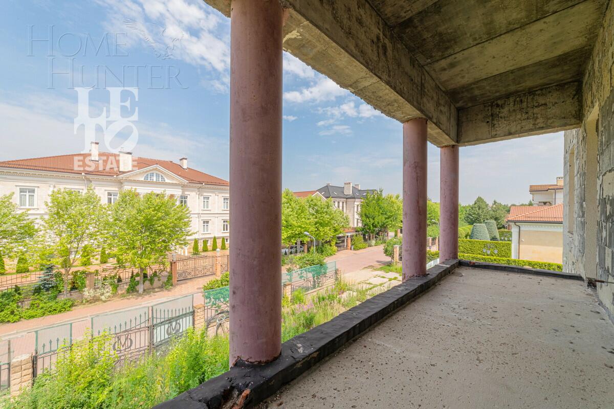 2-этажный коттедж 703 м² без отделки