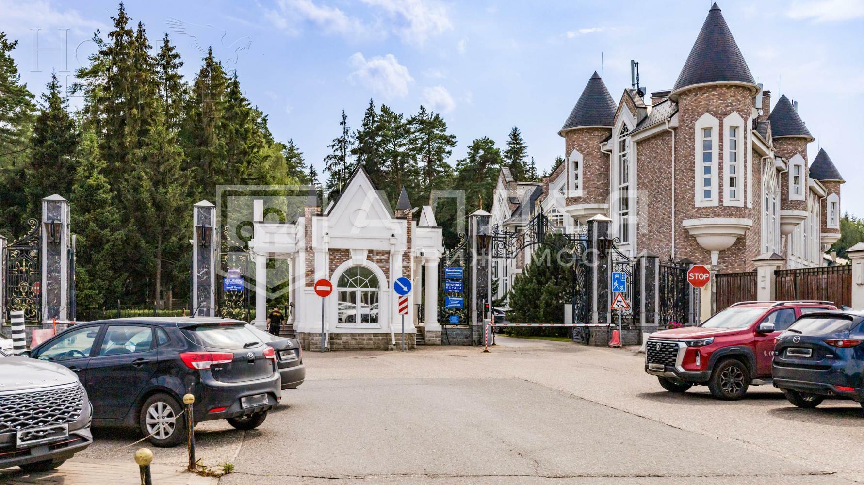 2-этажный коттедж 350 м² с отделкой