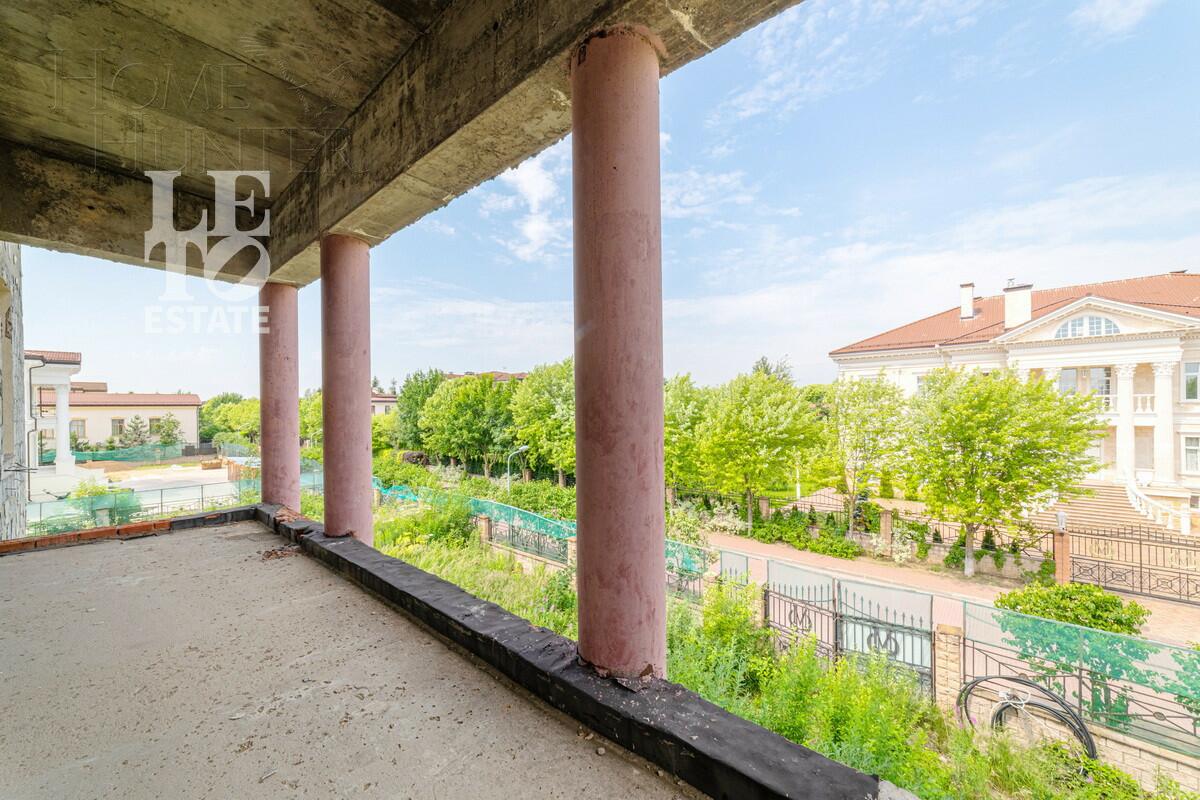 2-этажный коттедж 703 м² без отделки