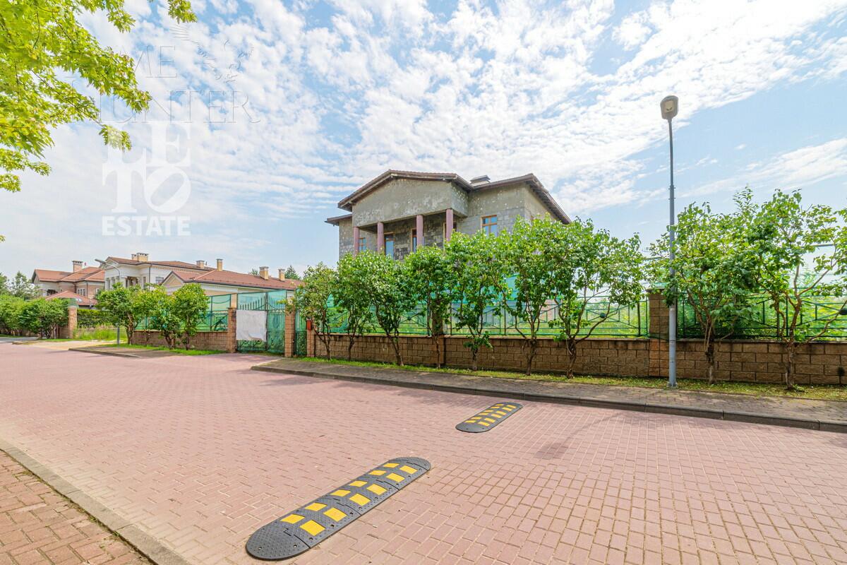 2-этажный коттедж 703 м² без отделки