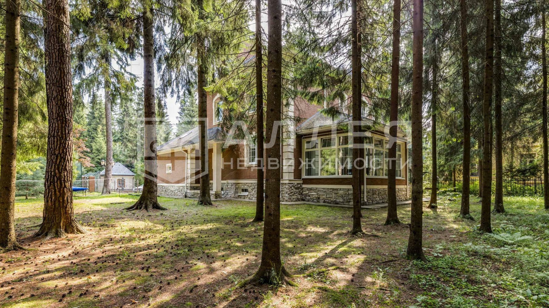 2-этажный коттедж 350 м² с отделкой