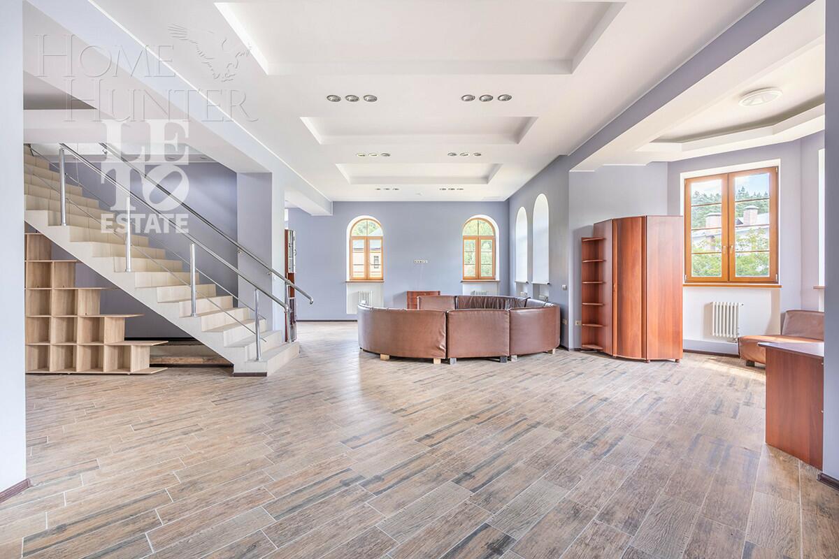 2-этажный коттедж 1 028 м² с отделкой