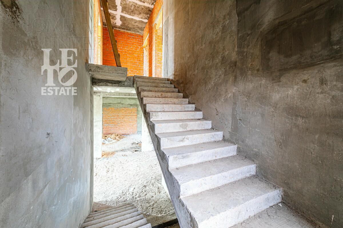 2-этажный коттедж 703 м² без отделки