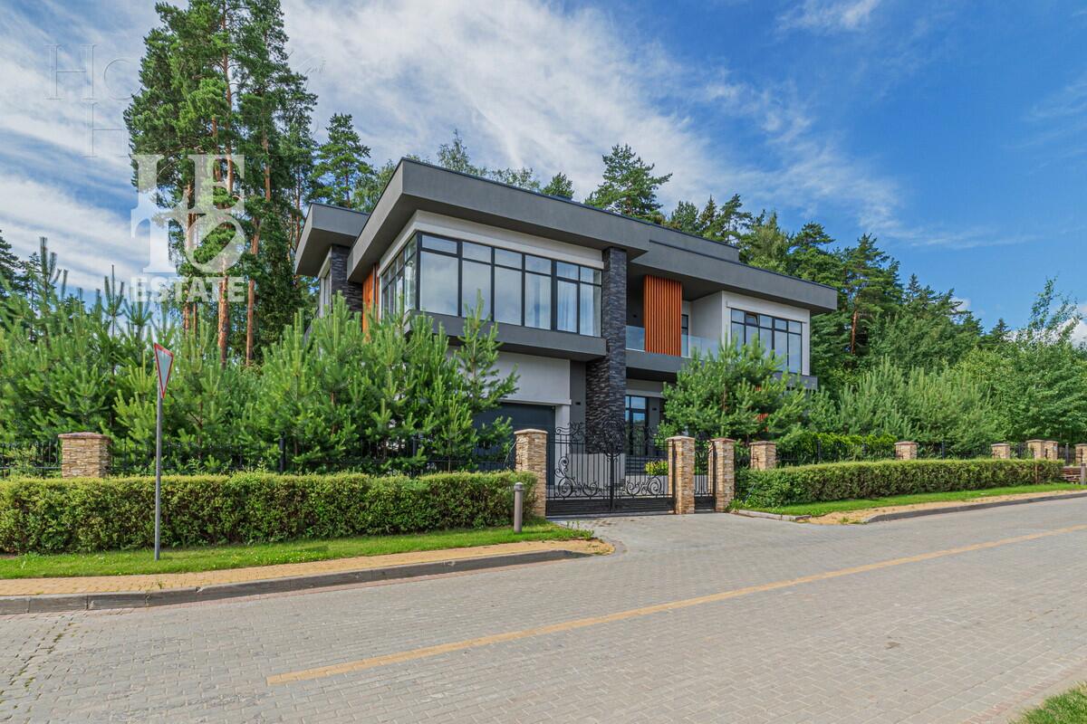 2-этажный коттедж 720 м² с отделкой