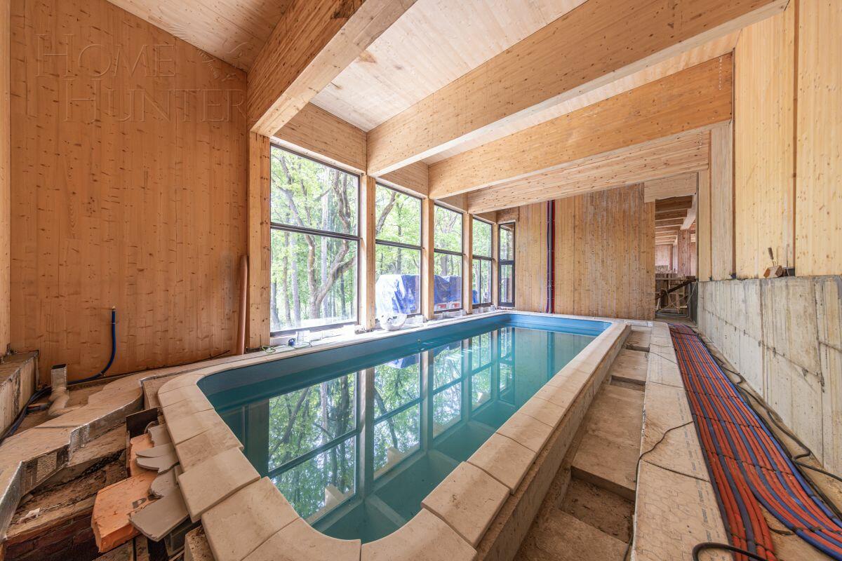 2-этажный коттедж 1 050 м² без отделки