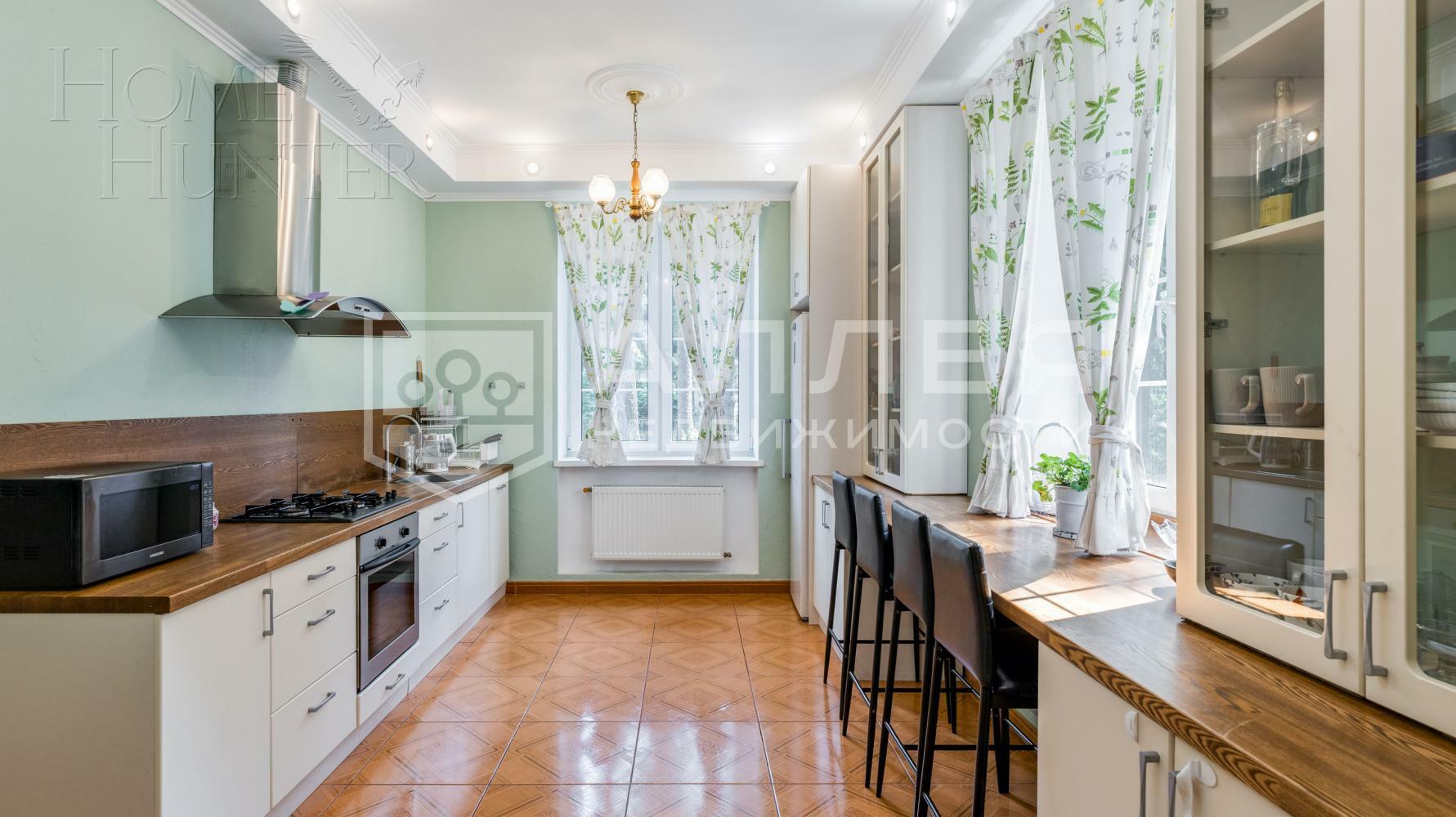 2-этажный коттедж 350 м² с отделкой