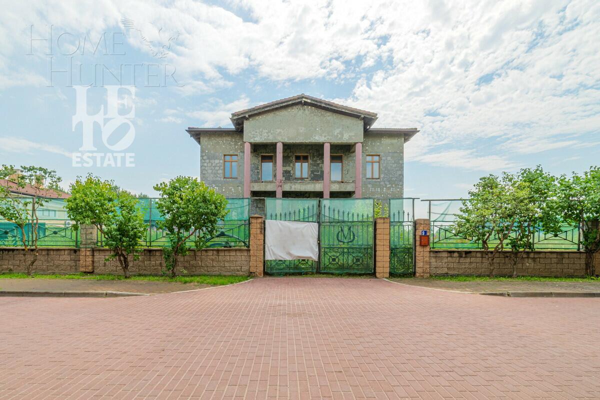 2-этажный коттедж 703 м² без отделки