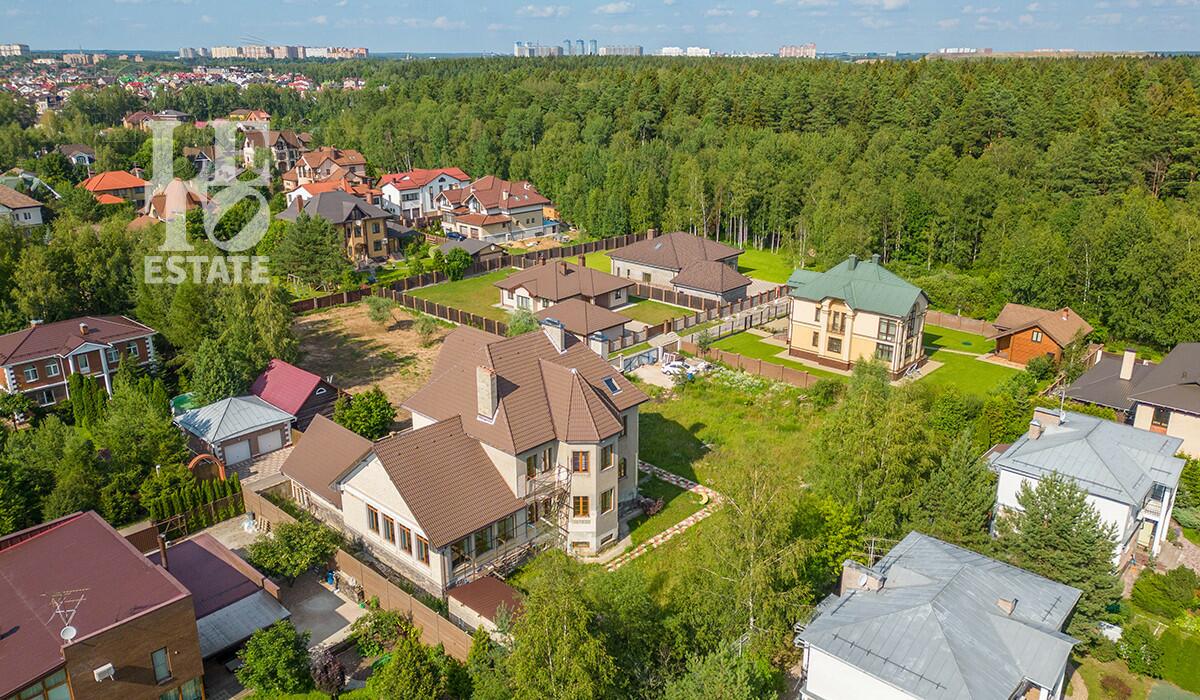 2-этажный коттедж 1 028 м² с отделкой