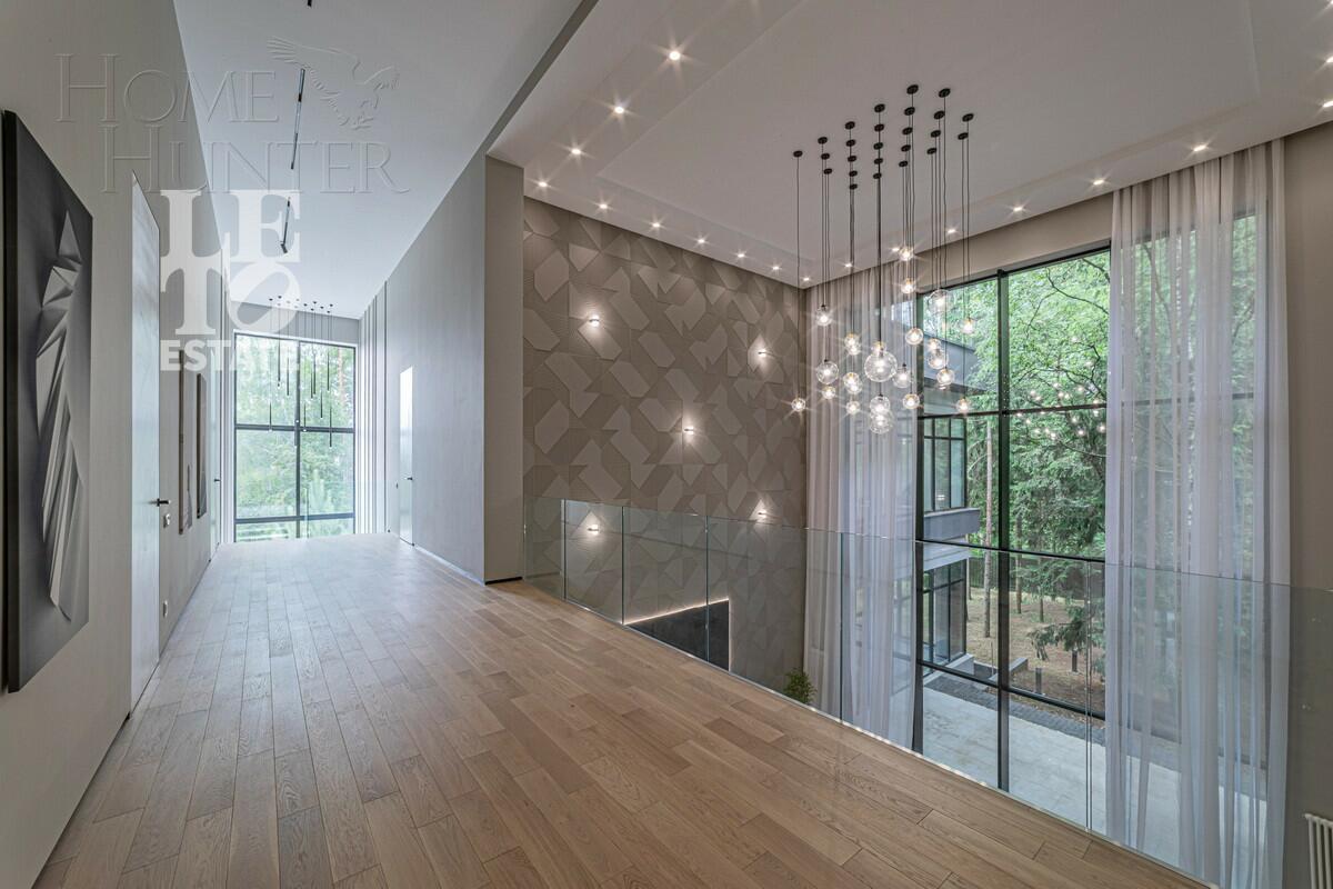 2-этажный коттедж 720 м² с отделкой