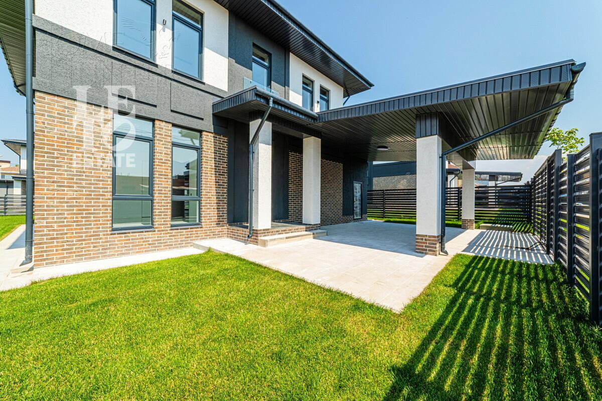 2-этажный коттедж 238.4 м² без отделки