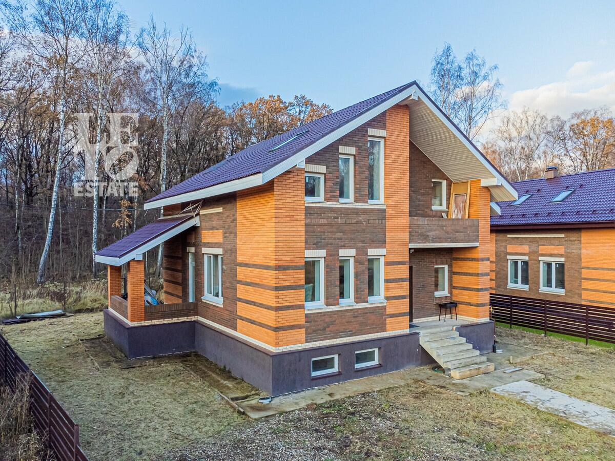 2-этажный коттедж 250 м² с отделкой