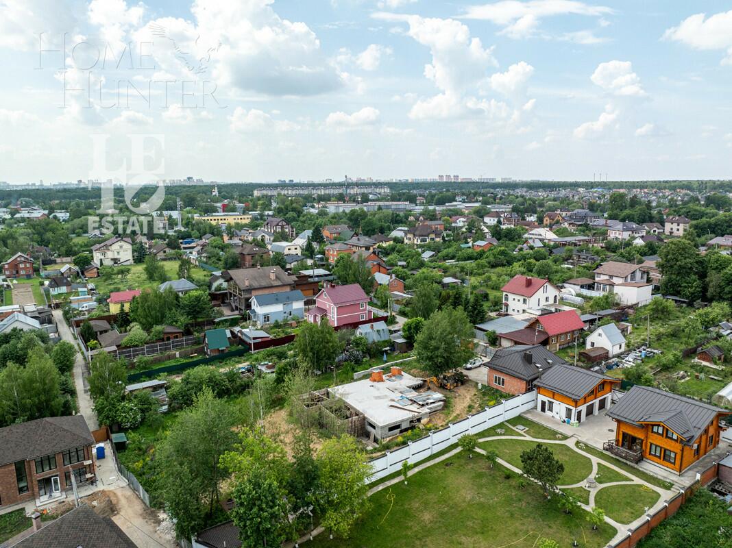 3-этажный коттедж 690 м² без отделки