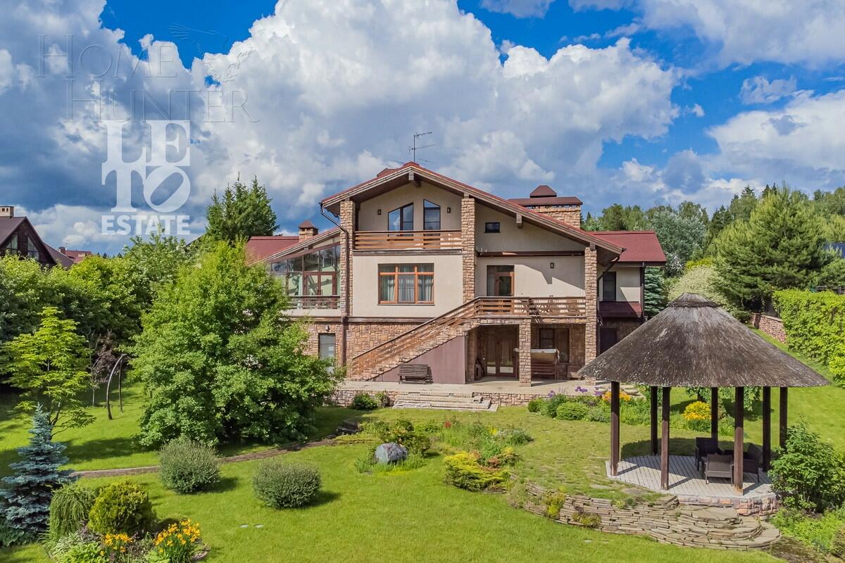 3-этажный коттедж 692.6 м² с отделкой