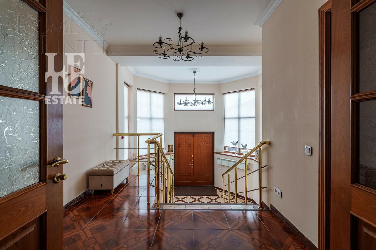 2-этажный коттедж 553.8 м² с отделкой