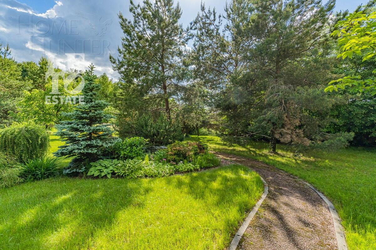 3-этажный коттедж 692.6 м² с отделкой