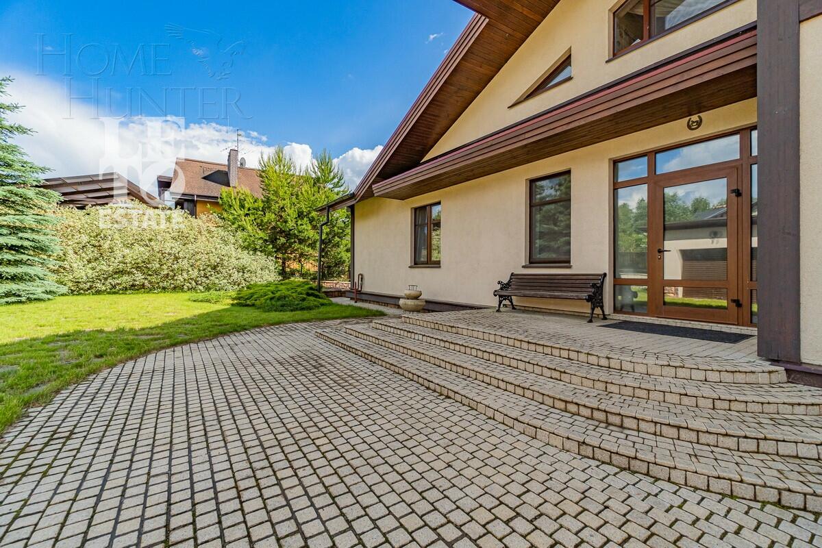 3-этажный коттедж 692.6 м² с отделкой