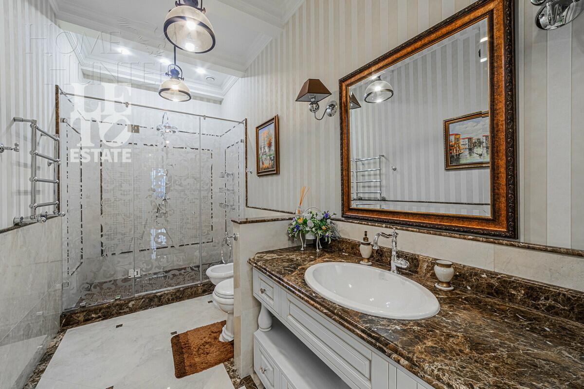 2-этажный коттедж 1 218 м² с отделкой