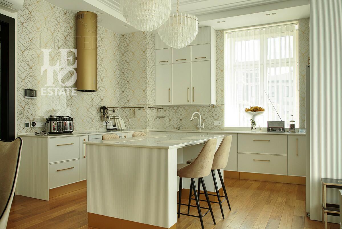 2-этажный коттедж 1 200 м² с отделкой